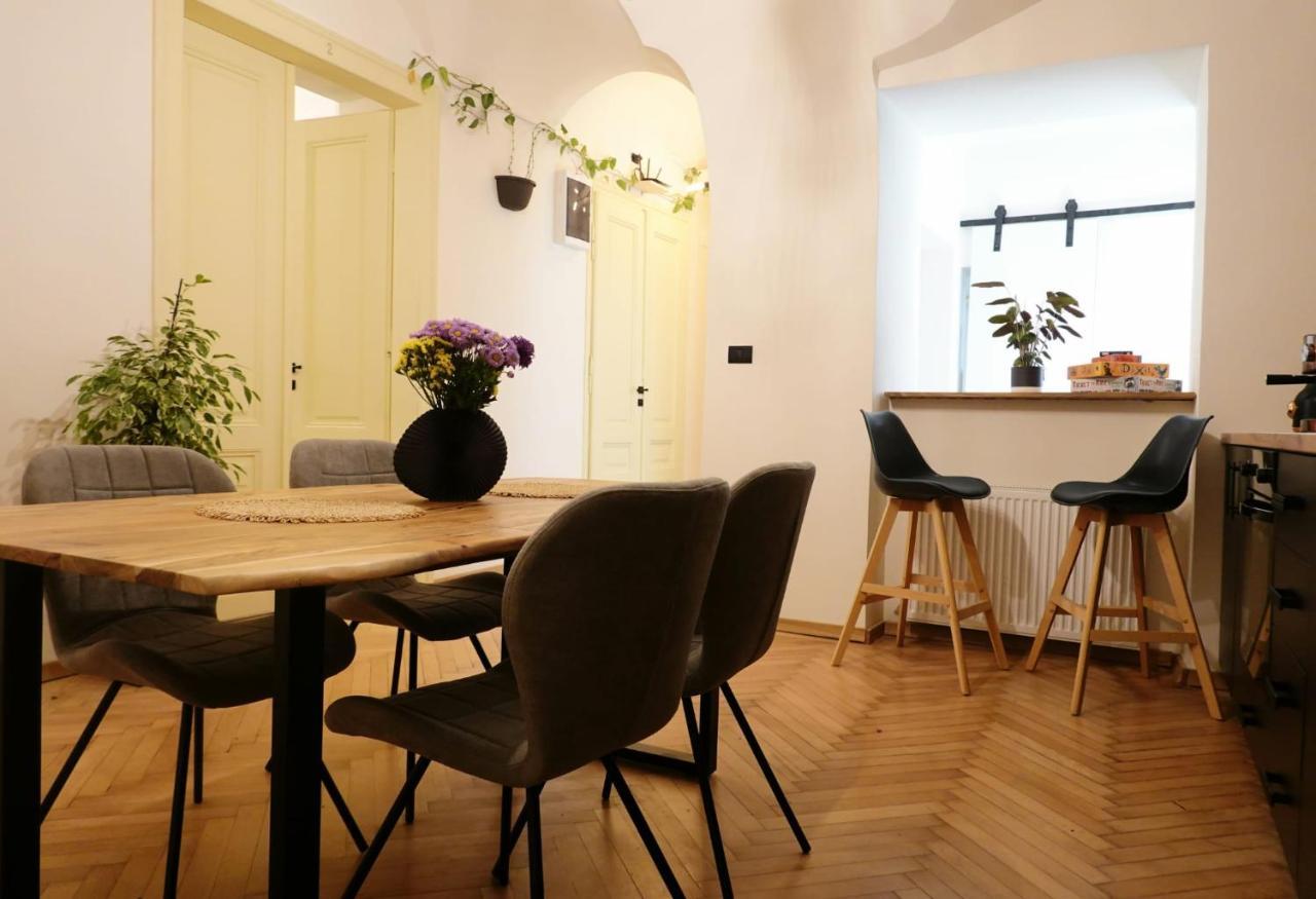 The Industrique Home - 3 Bedroom Apartment تيميشورا المظهر الخارجي الصورة