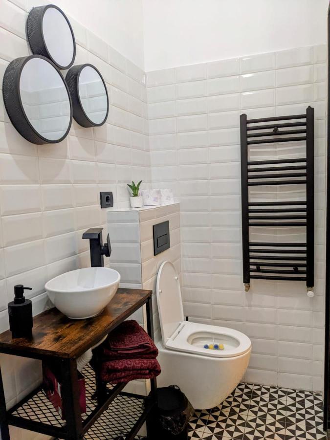 The Industrique Home - 3 Bedroom Apartment تيميشورا المظهر الخارجي الصورة