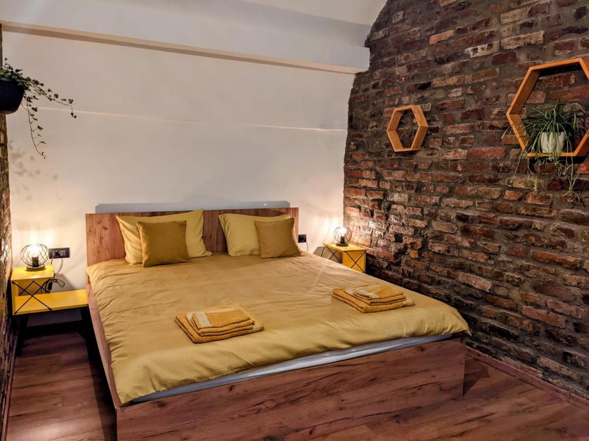 The Industrique Home - 3 Bedroom Apartment تيميشورا المظهر الخارجي الصورة