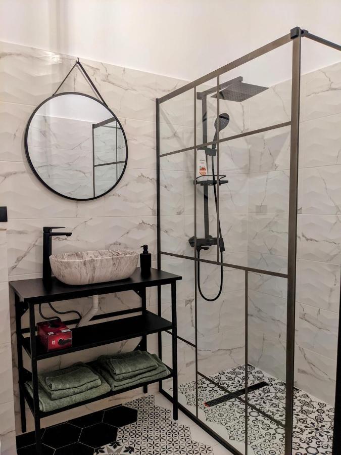 The Industrique Home - 3 Bedroom Apartment تيميشورا المظهر الخارجي الصورة